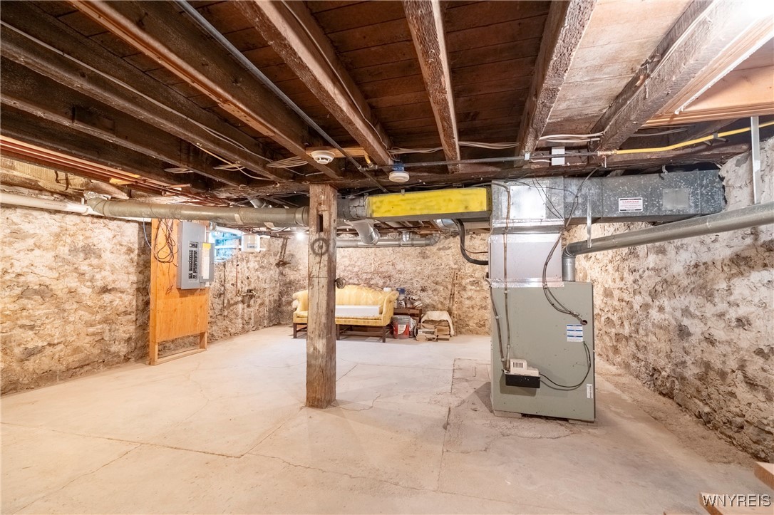 8785 Main Street, Clarence, New York image 33