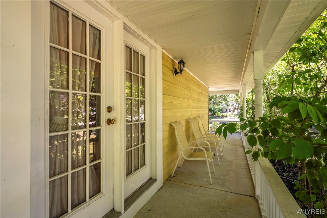 3 Carleton Court