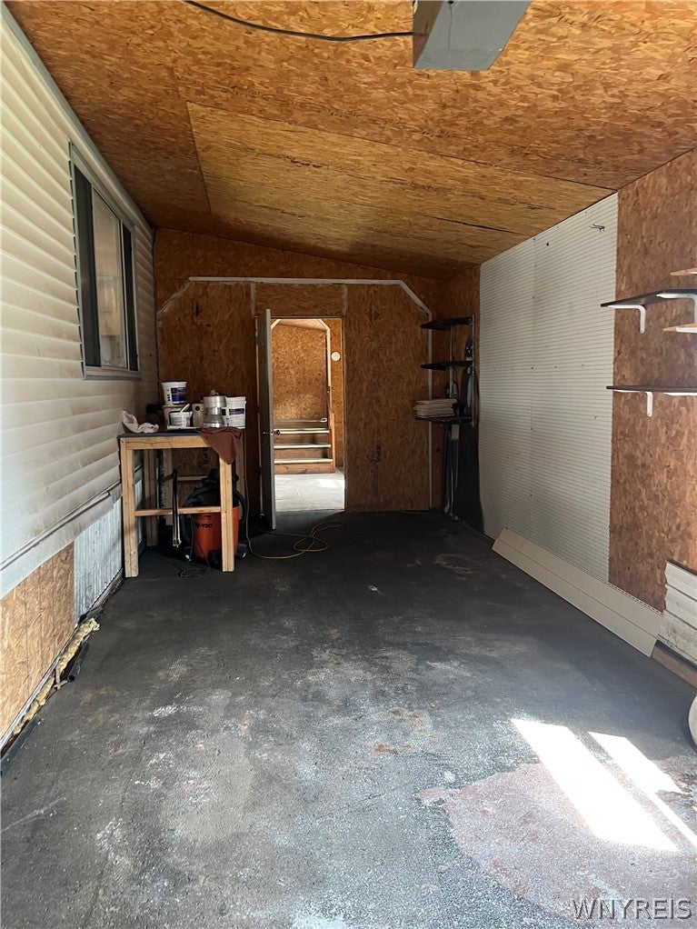 6035 86 lot S Transit Road