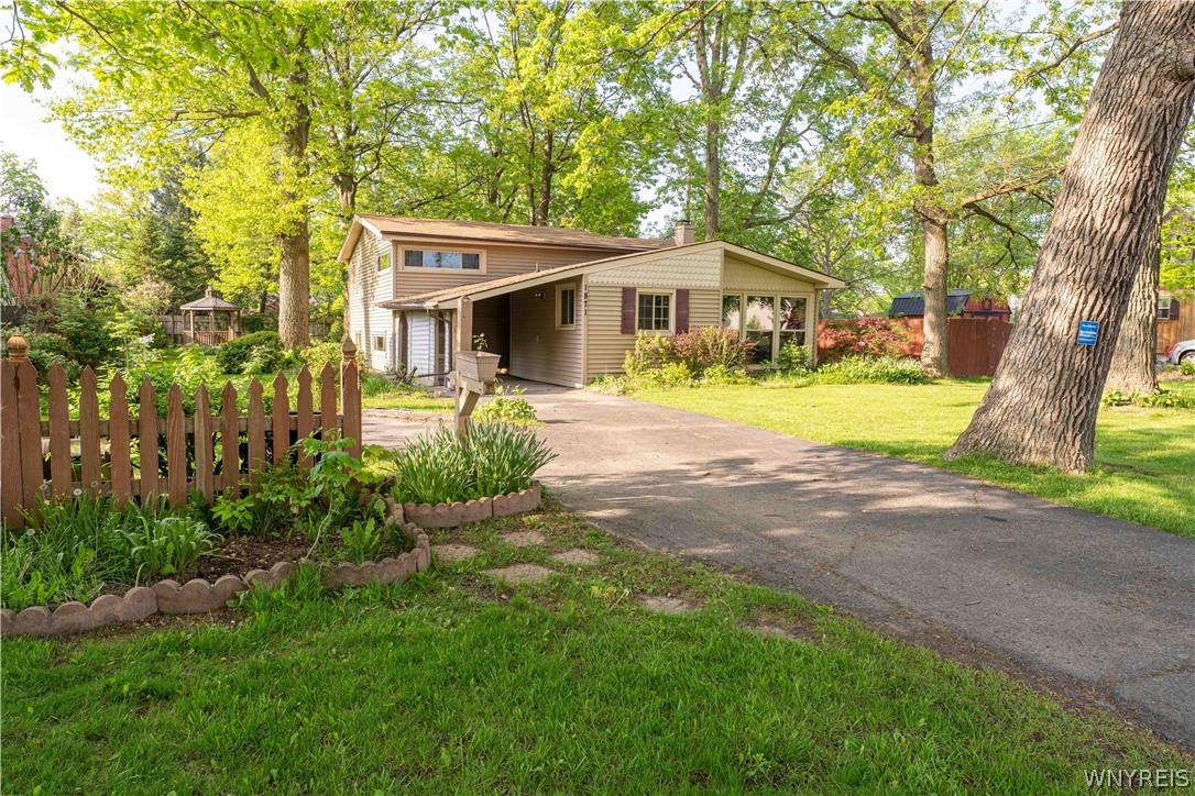 Photo 3 of 47 of 1871 Huth Road house