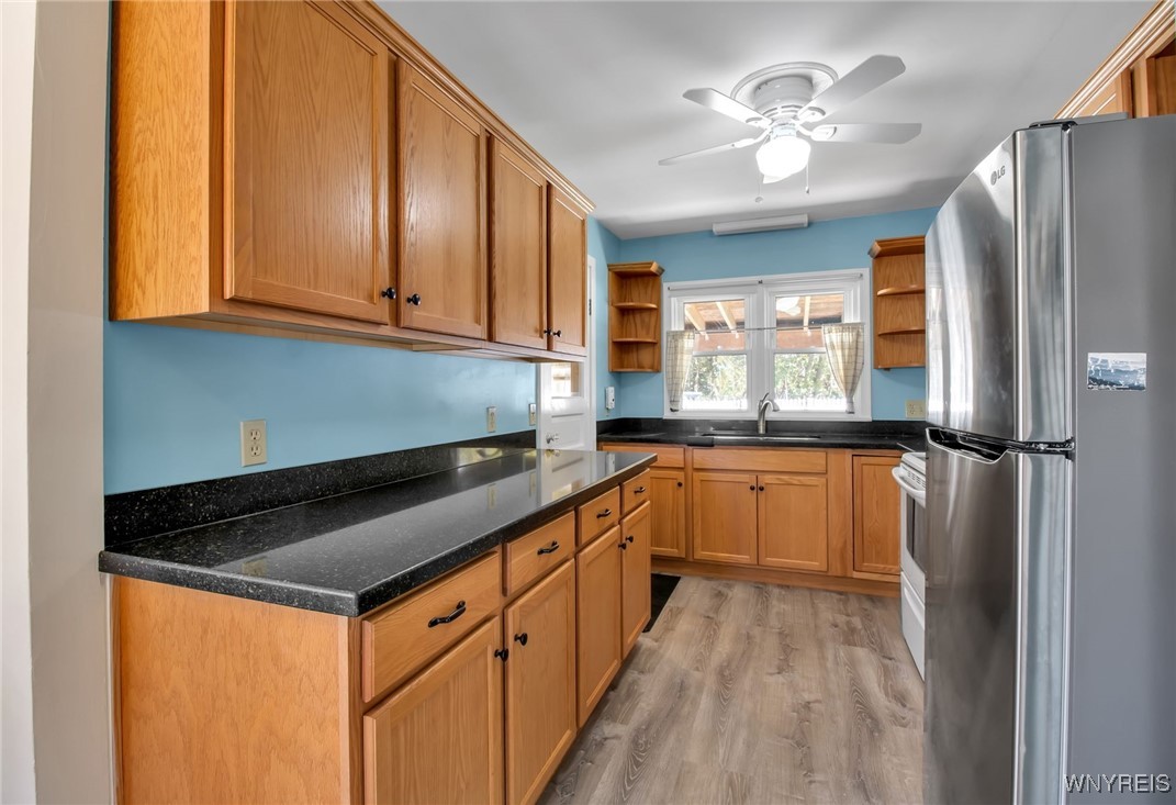 Batavia City, New York 14020, United States, 3 Bedrooms Bedrooms, ,2 BathroomsBathrooms,Residential,Active,231413