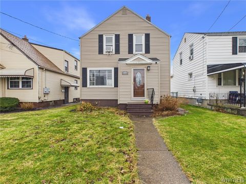 Homes For Sale - 2733 Independence Avenue<br/> Niagara Falls, NY 14301