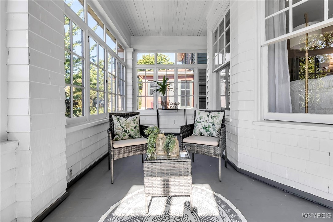 17 West Oakwood Place