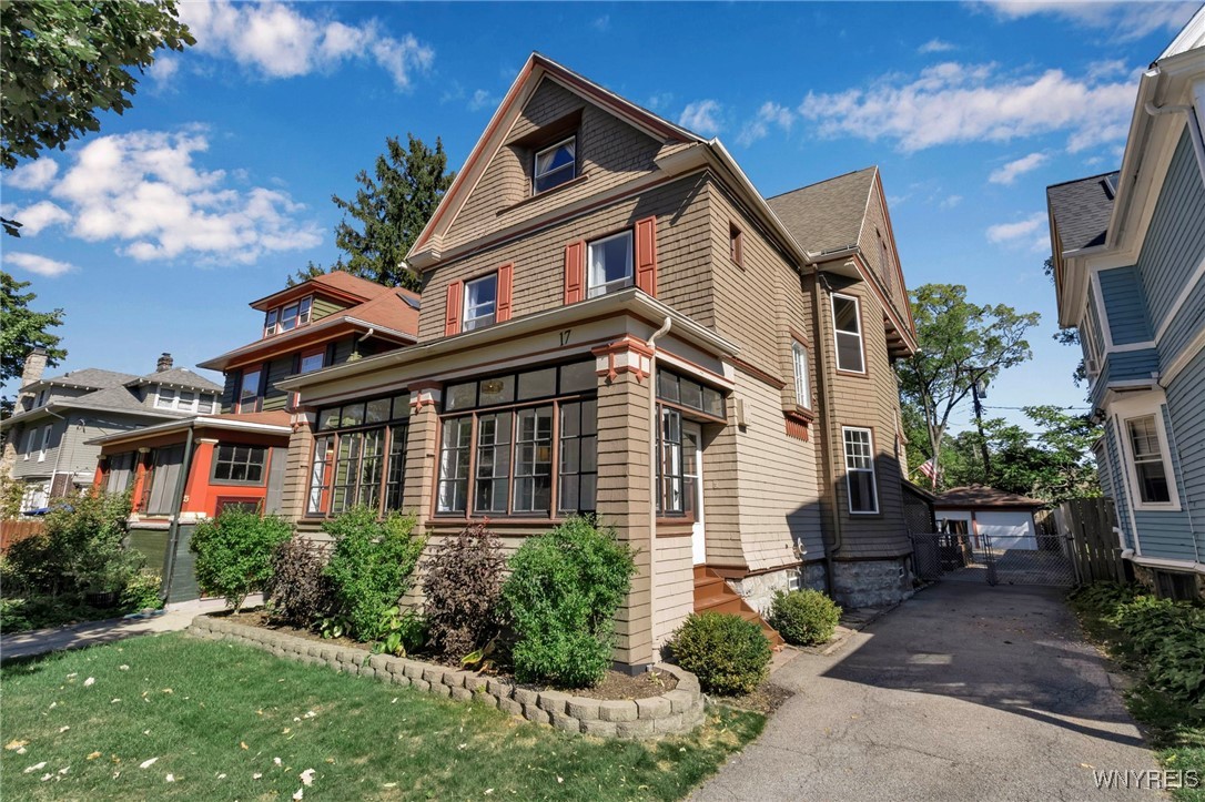 17 West Oakwood Place