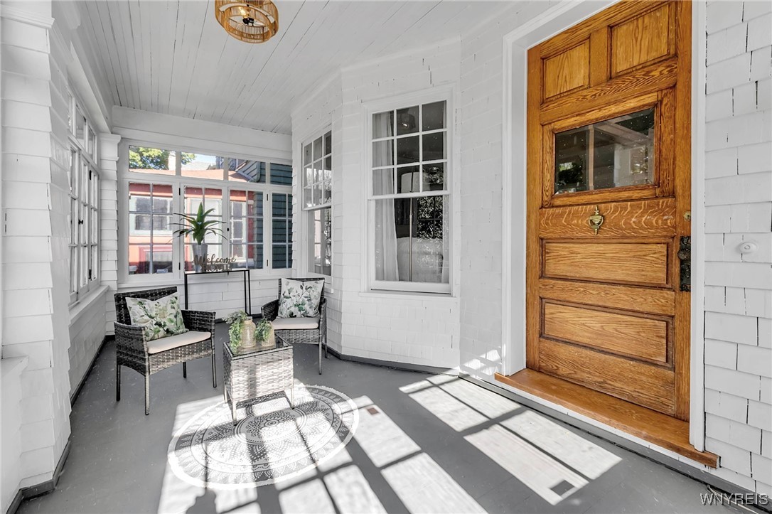 17 West Oakwood Place