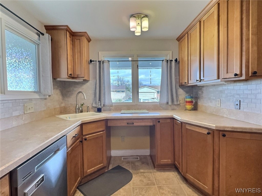 216 Woodgate Road, Tonawanda, New York image 7