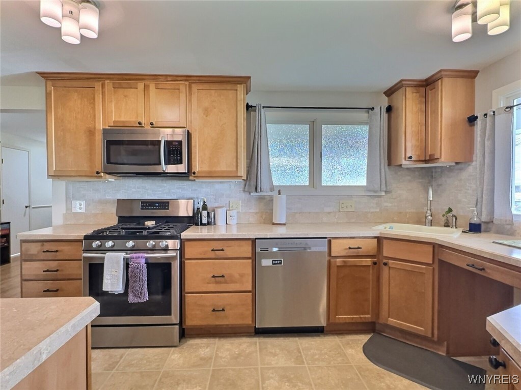 216 Woodgate Road, Tonawanda, New York image 5