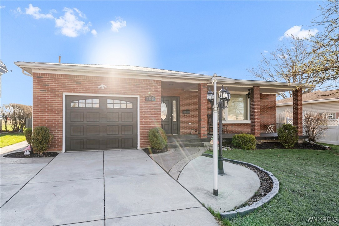 102 Chateau Court, Cheektowaga, New York image 2