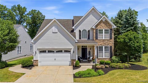 Photo of 13 Greenside Drive, Grand Island, NY 14072 (MLS # B1701559)