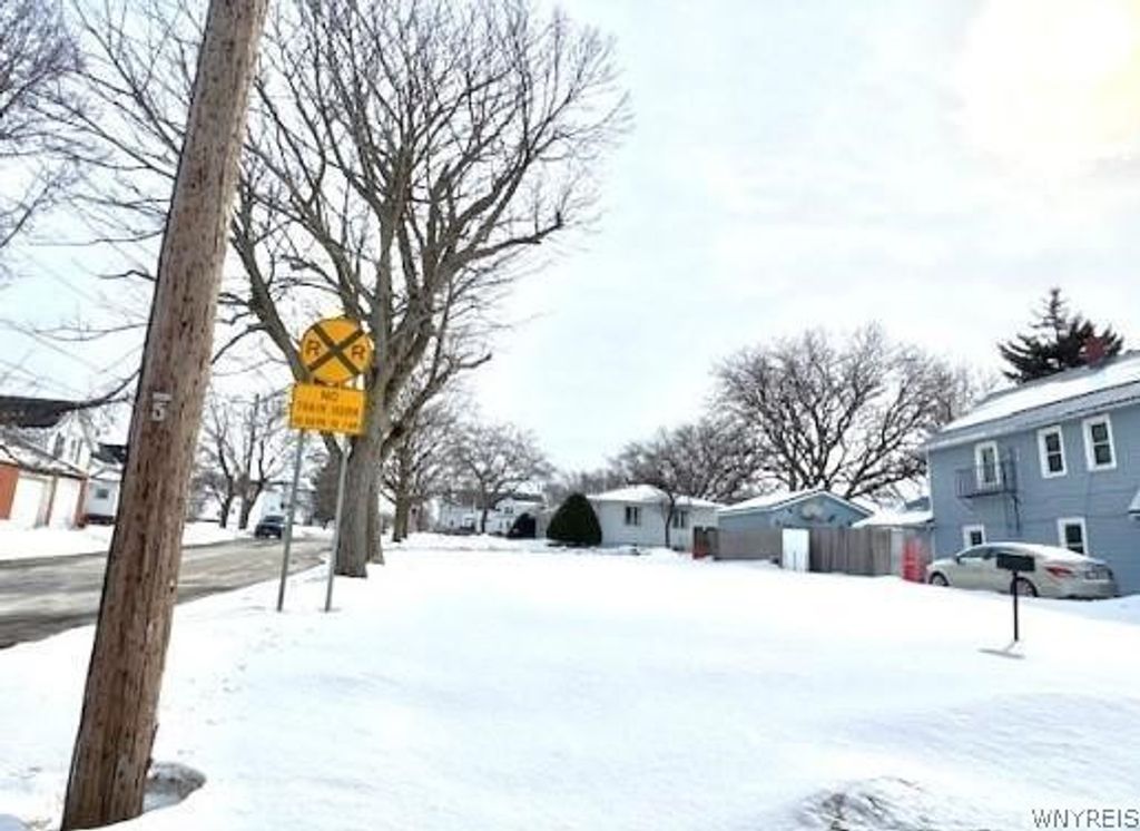 Photo of 49 E Courtney Street, Dunkirk, NY 14048 (MLS # B1666549)