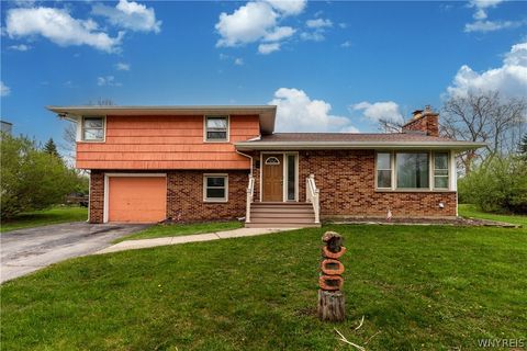 Photo of 300 Oakwood Drive, Amherst, NY 14221 (MLS # B1678089)