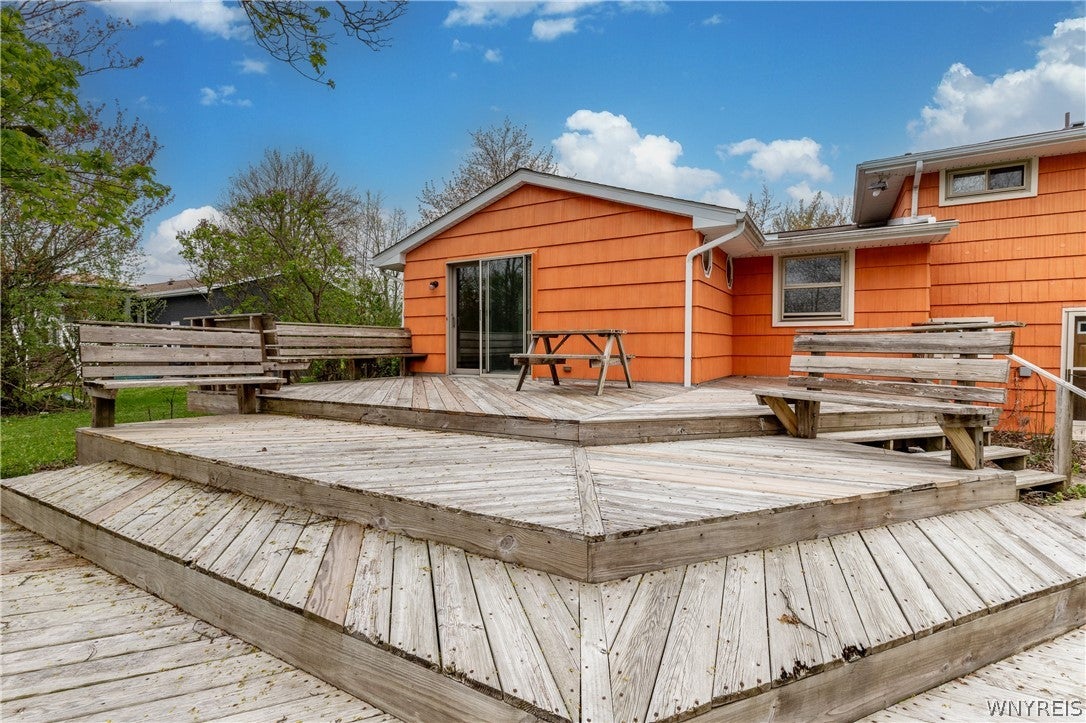 300 Oakwood Drive - Photo 4