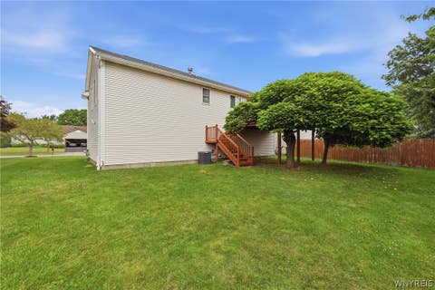 Tiny photo for 76 Doehaven Circle, Lancaster, NY 14043 (MLS # B1700288)