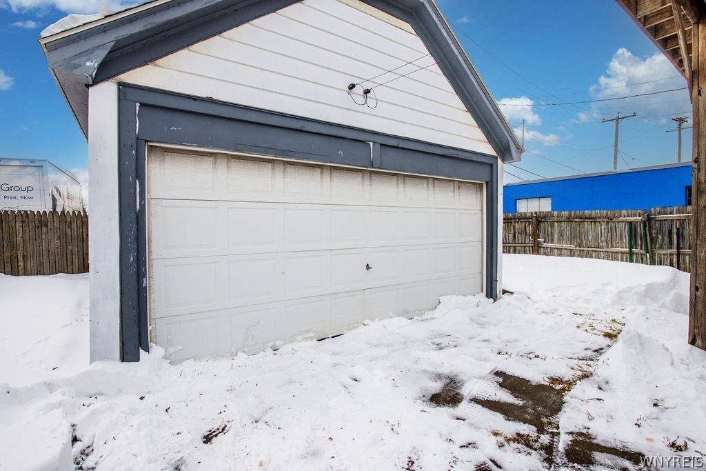 502 W Hazeltine Avenue