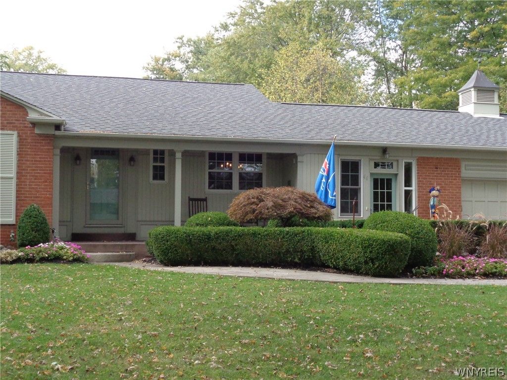 Photo of 44 Parkwood Drive, Amherst, NY 14226 (MLS # B1658481)