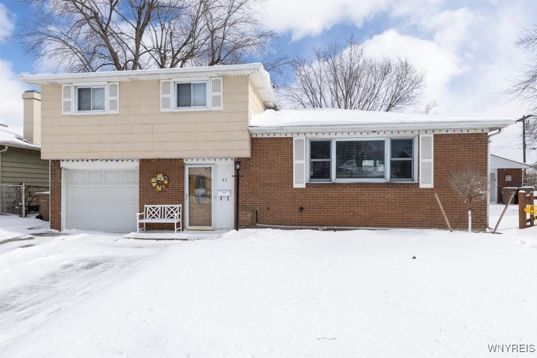 45 Kingston Lane, Cheektowaga, New York image 1