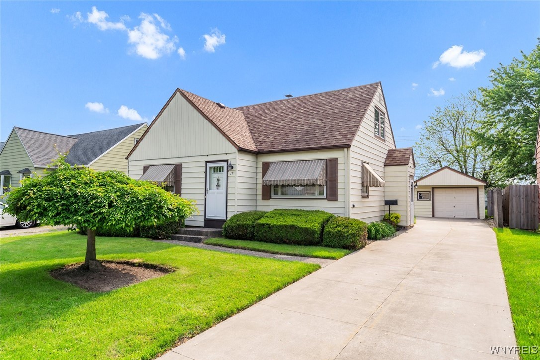 17 Nicholas Drive, Tonawanda, New York image 1