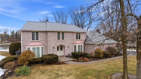 Photo of 19 Rolling Meadow Ln Ln, Amherst, NY 14051 (MLS # B1665608)