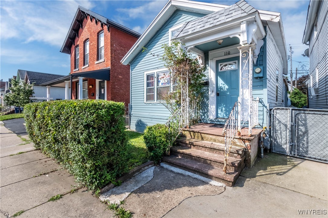 110 10th Street, Buffalo, New York image 1