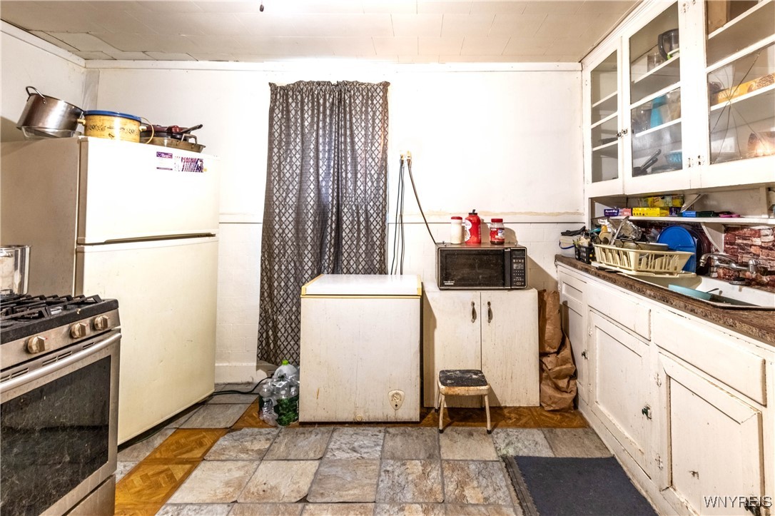 110 10th Street, Buffalo, New York image 7