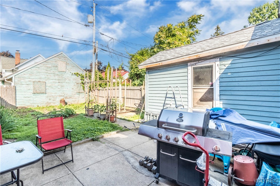 110 10th Street, Buffalo, New York image 2