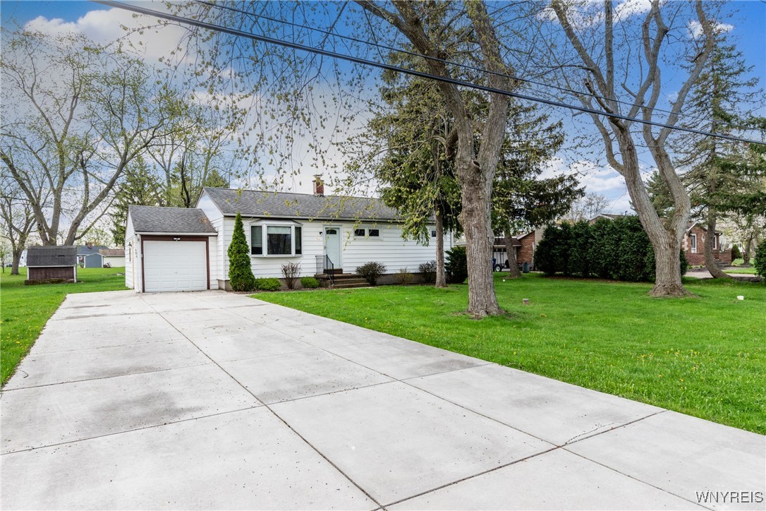 986 N Brookside Drive, Lewiston, New York image 3
