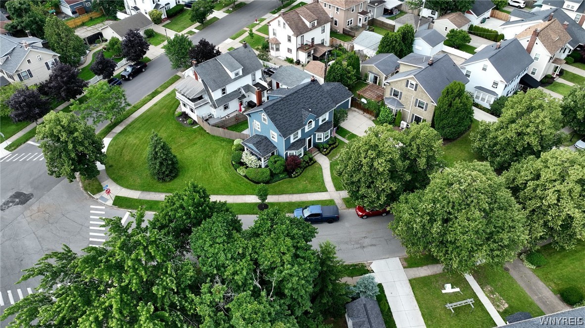 8 North Drive