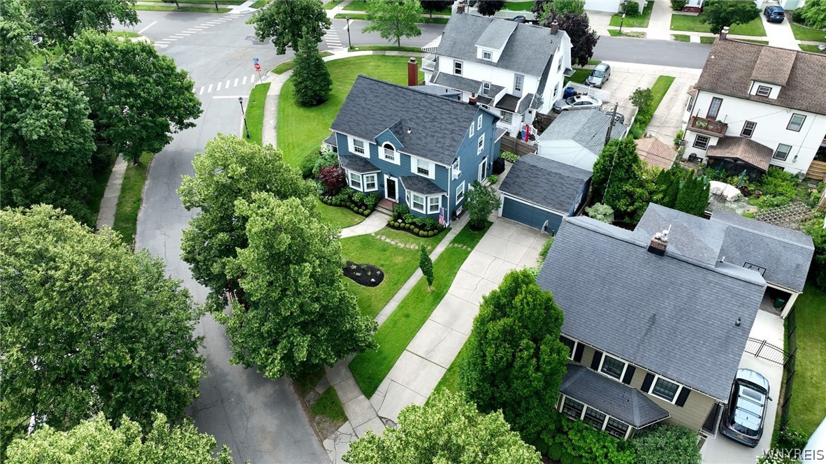 8 North Drive