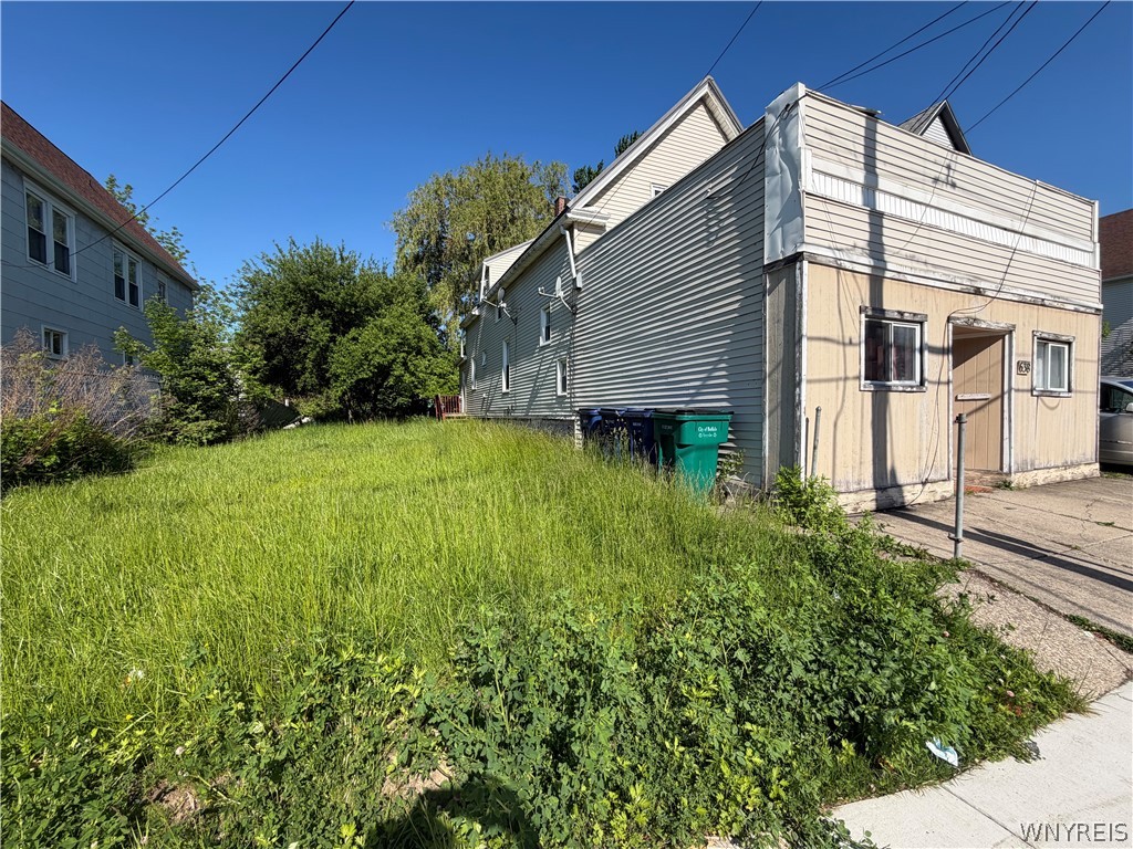 638 Hopkins Street