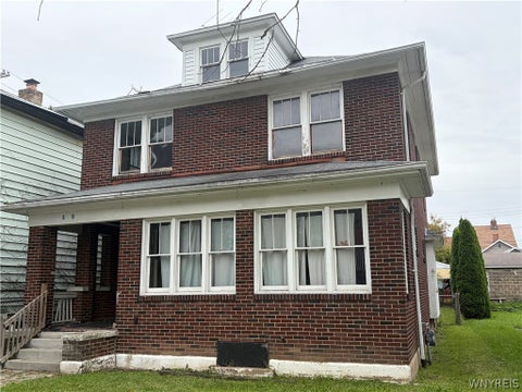 Photo of 469 5th Street, Niagara Falls, NY 14301 (MLS # B1716141)