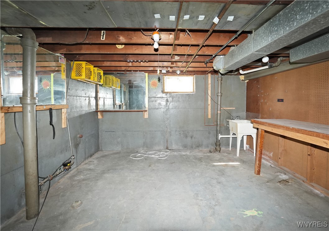 76 E Milnor Avenue, Lackawanna, New York image 36