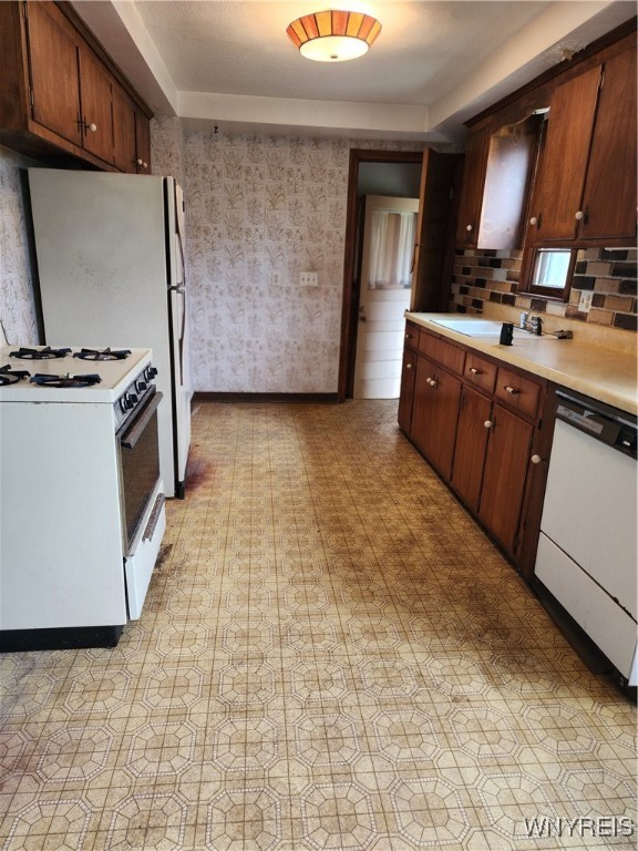 23 Heath Ter, Tonawanda, New York image 2