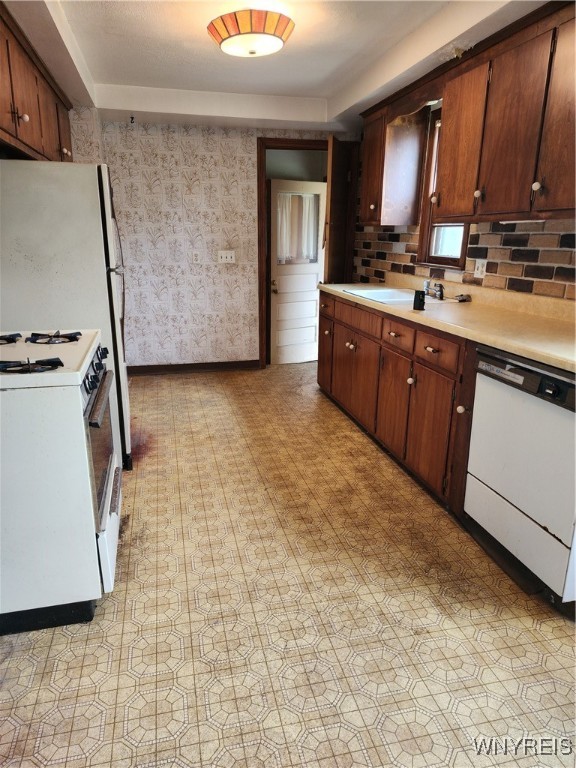 23 Heath Ter, Tonawanda, New York image 4