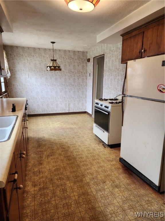 23 Heath Ter, Tonawanda, New York image 3