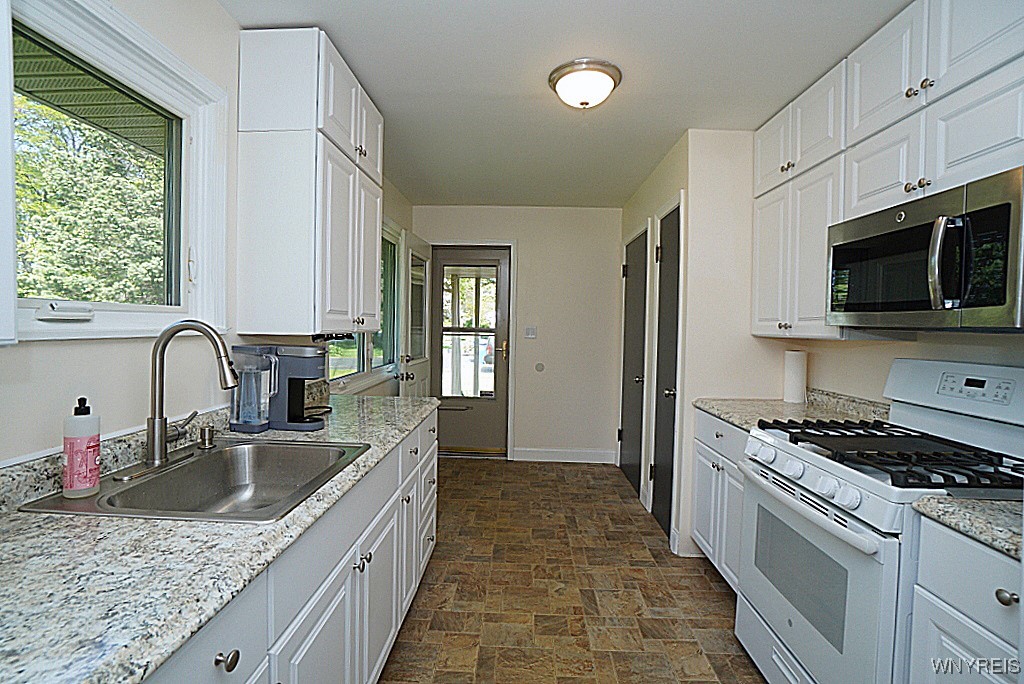 458 Kenwood Drive, Lewiston, New York image 13