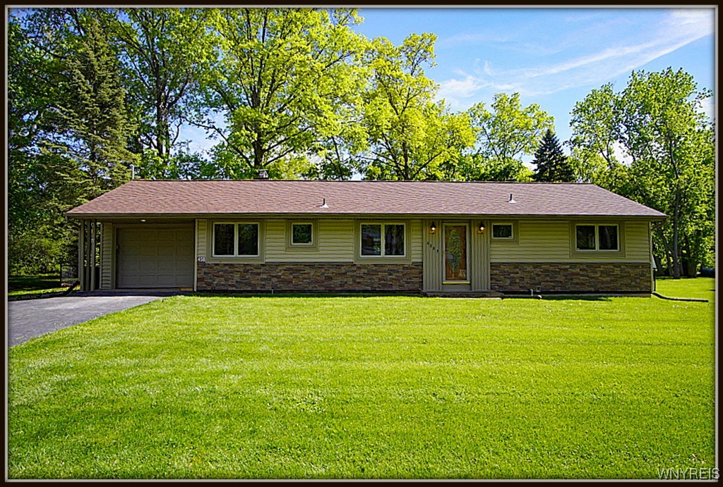 458 Kenwood Drive, Lewiston, New York image 1