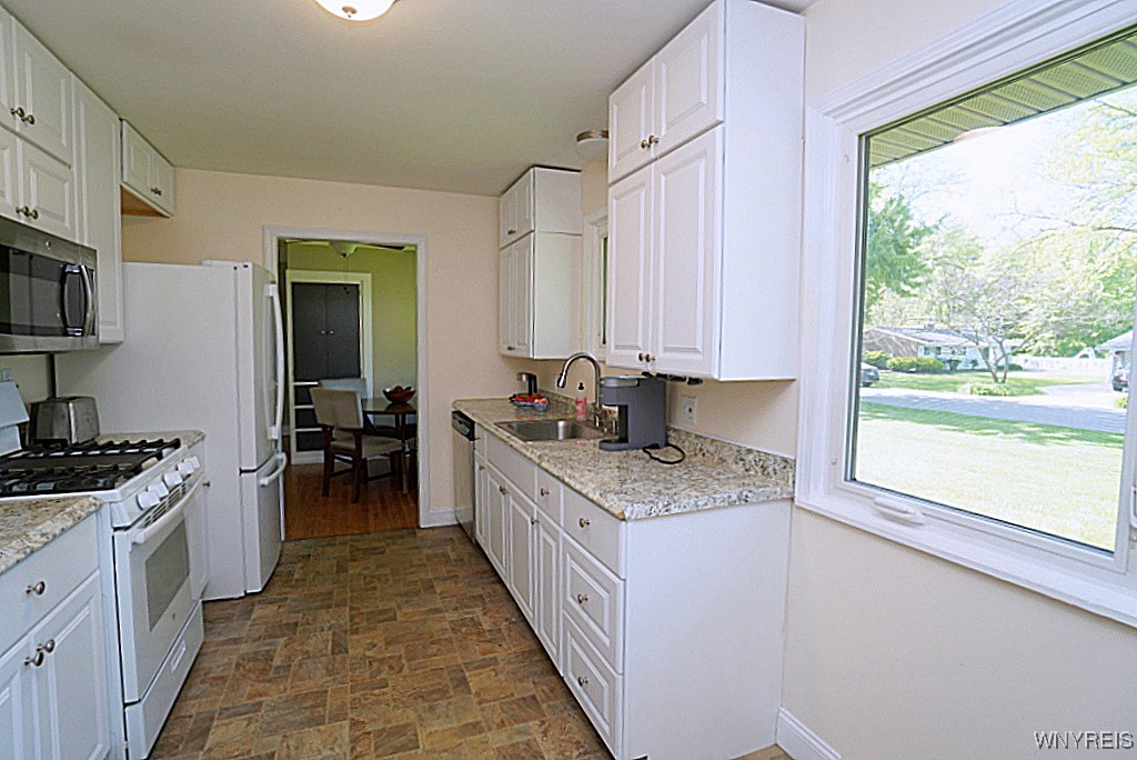 458 Kenwood Drive, Lewiston, New York image 16