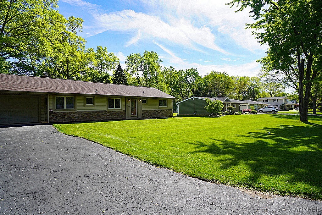 458 Kenwood Drive, Lewiston, New York image 2