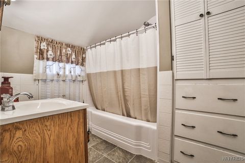 Tiny photo for 31 Rye Place, Tonawanda, NY 14150 (MLS # B1653997)