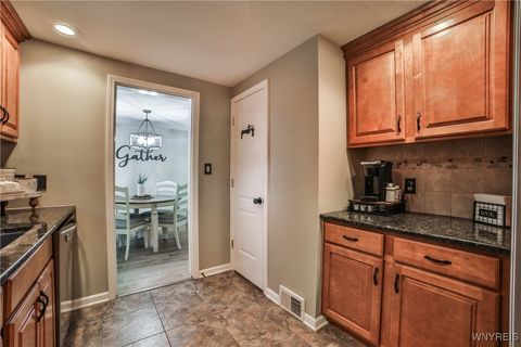 Tiny photo for 31 Rye Place, Tonawanda, NY 14150 (MLS # B1653997)