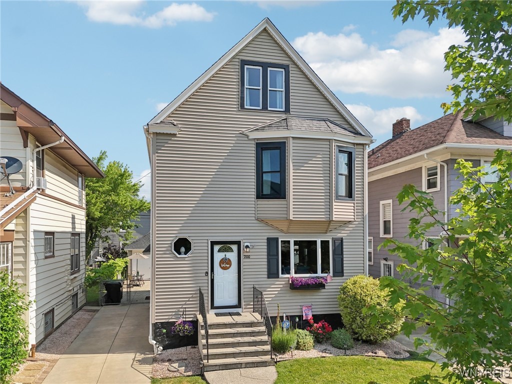 200 Parkwood Avenue