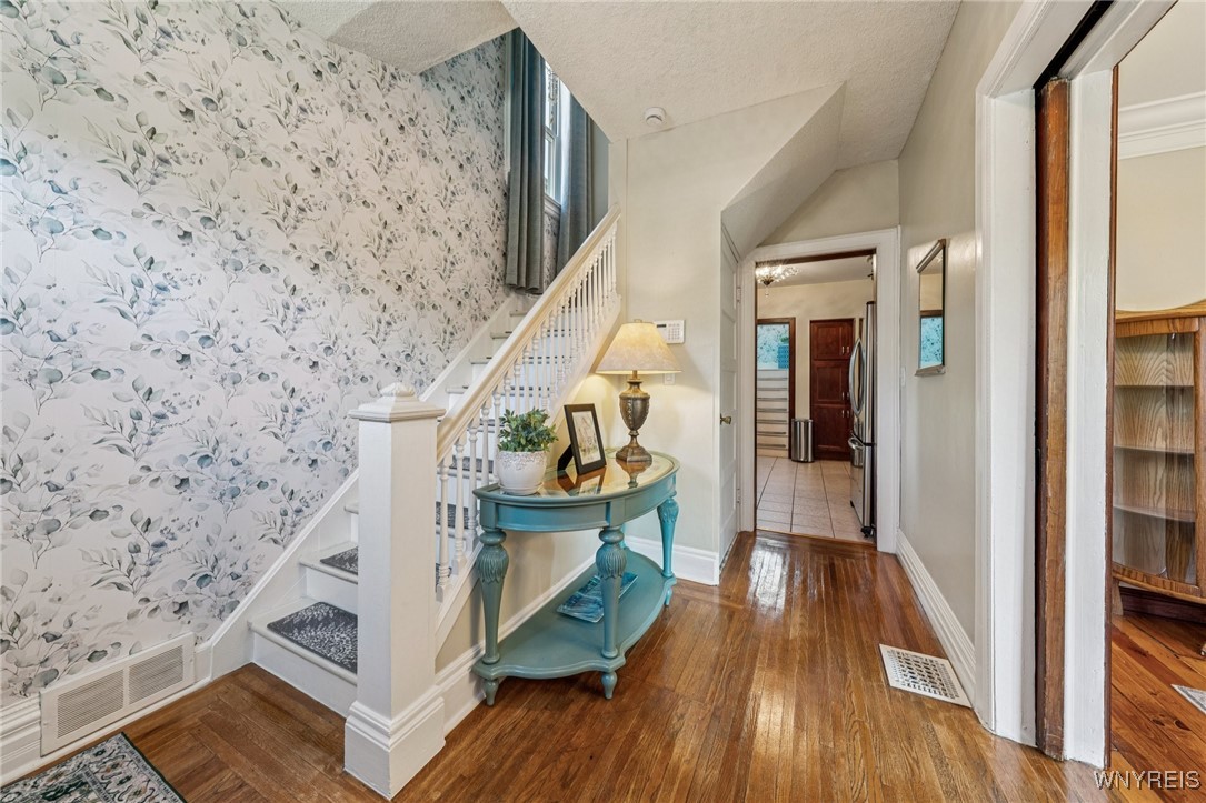 200 Parkwood Avenue