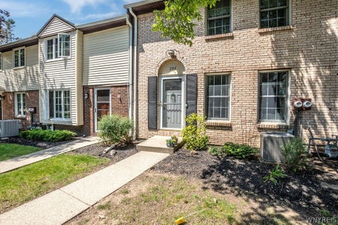 Townhouse For Sale - 208 Stepping Stone Lane<br/> Orchard Park, NY 14127