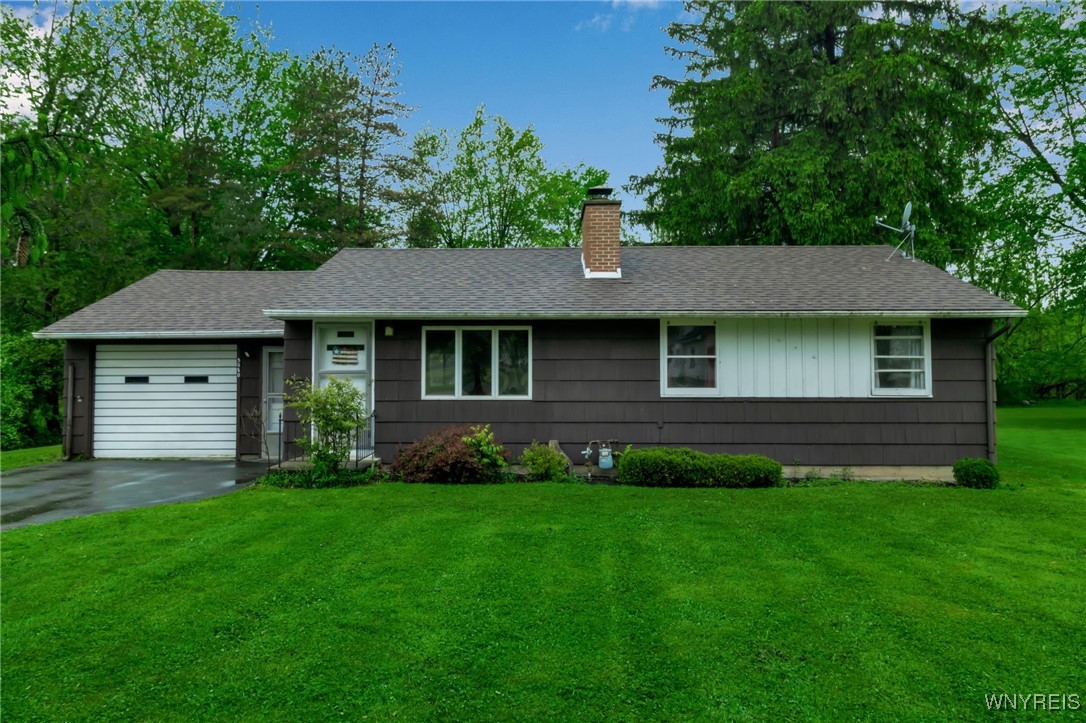 5080 Salt Road, Clarence, New York image 1