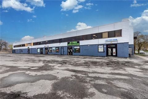 Photo of 2517 Seneca Avenue, Niagara Falls, NY 14305 (MLS # B1675328)