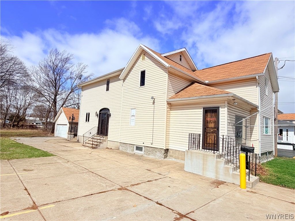 Photo of 158 Lake Street, Hamburg, NY 14075 (MLS # B1669658)