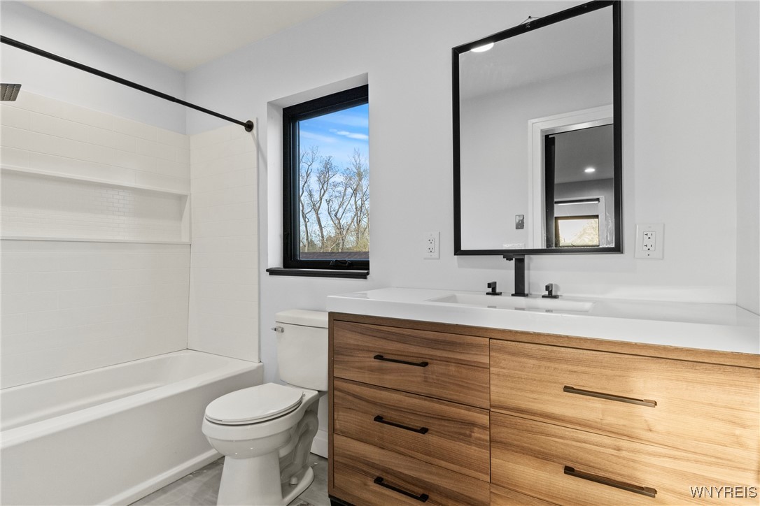 5554 Lake Avenue, Orchard Park, New York image 21