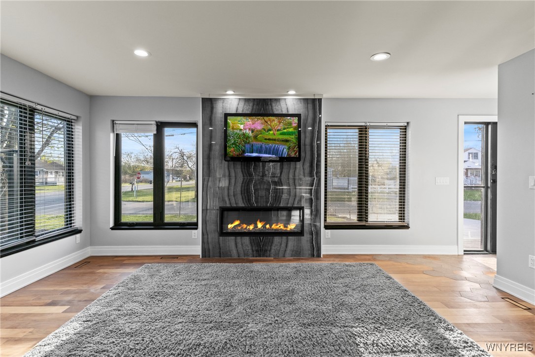 5554 Lake Avenue, Orchard Park, New York image 5