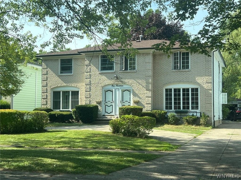 Photo of 114 Ayrault Drive, Amherst, NY 14228 (MLS # B1672907)