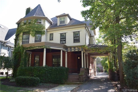 Photo of 721 W Ferry, #7 Street, Buffalo, NY 14222 (MLS # B1691652)